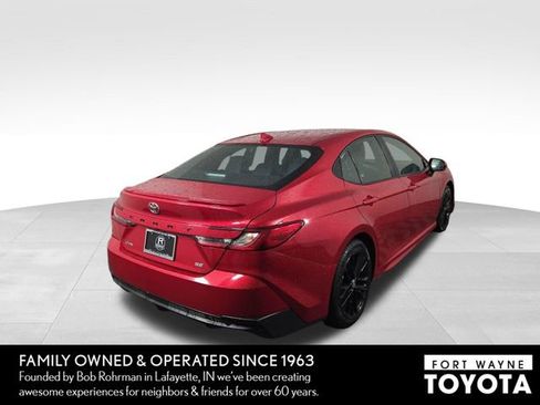 Used 2025 Toyota Camry SE FWD image 7