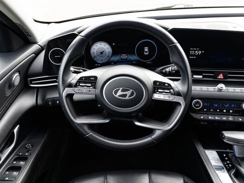 Used 2024 Hyundai Elantra Limited FWD image 10