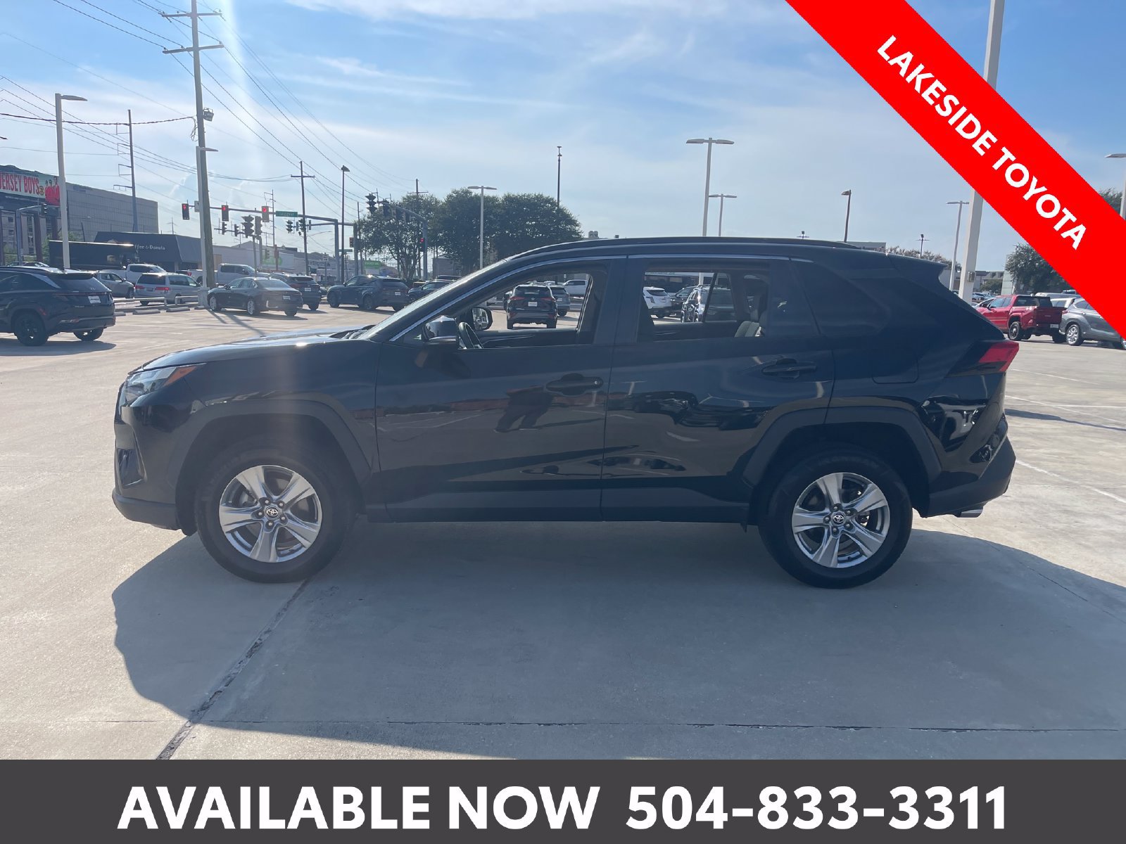 Used 2024 Toyota RAV4 XLE FWD image 2