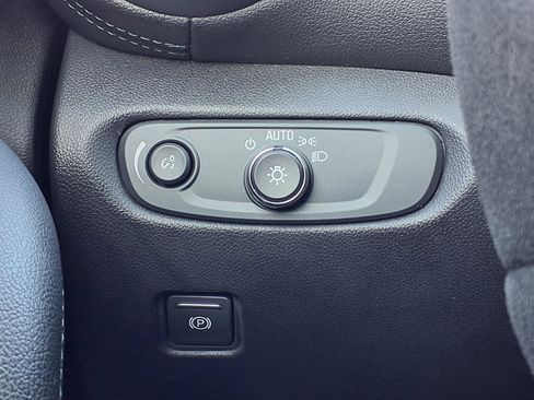 Used 2020 Chevrolet Blazer LT image 18