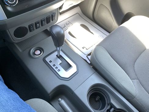 Used 2020 Nissan Frontier SV w/ Midnight Edition Floor Mats RWD image 17