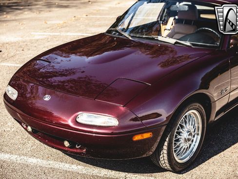 Used 1995 MAZDA MX-5 Miata M-Edition image 10