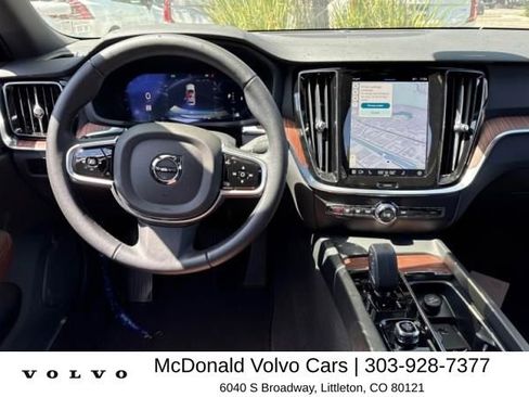 Used 2025 Volvo V60 B5 Cross Country Plus AWD/4WD image 5