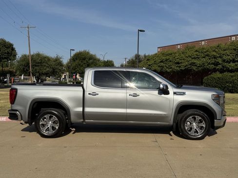Used 2026 GMC Sierra 1500 SLT RWD image 3