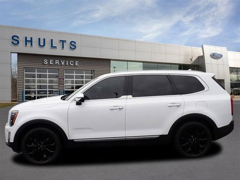 Used 2022 Kia Telluride S image 2