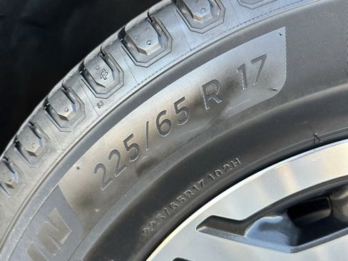 Used 2019 Subaru Forester Premium w/ All-Weather Package image 38