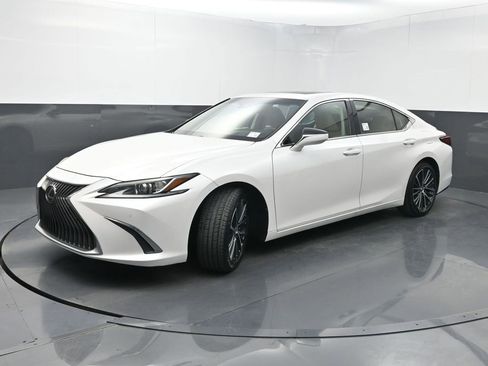 Used 2020 Lexus ES 350 Luxury w/ Accessory Package 2 image 25