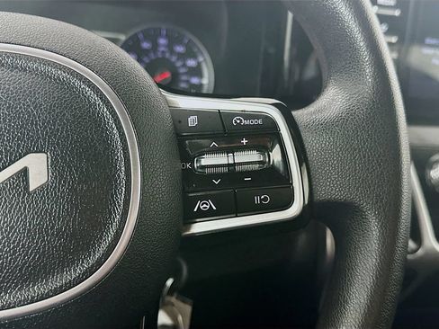 Used 2022 Kia Sorento LX FWD image 25