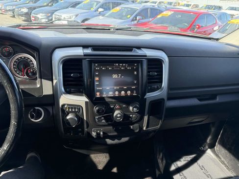 Used 2017 RAM 1500 Classic SLT w/ SLT Plus D←cor Group AWD/4WD image 9