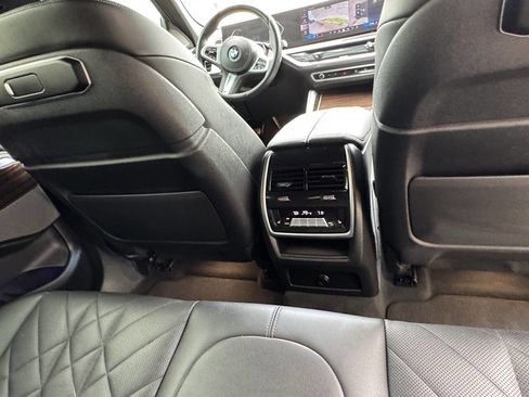 Used 2024 BMW X6 xDrive40i w/ Premium Package image 9