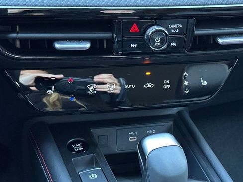 New 2026 Nissan Kicks SR w/ Cold Weather Package image 18