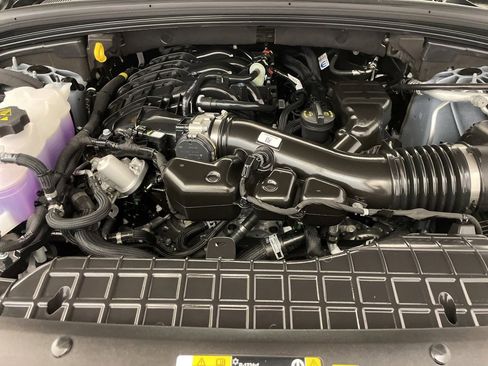 New 2025 Jeep Grand Cherokee Limited w/ Black Appearance Package image 17