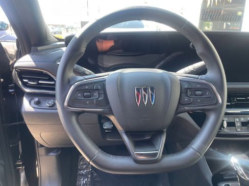 Used 2025 Buick Envista Sport Touring image 28