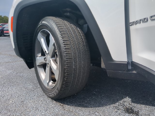 Used 2025 Jeep Grand Cherokee Limited RWD image 38