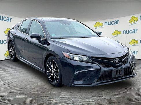 Used 2021 Toyota Camry SE w/ Convenience Package AWD/4WD image 1