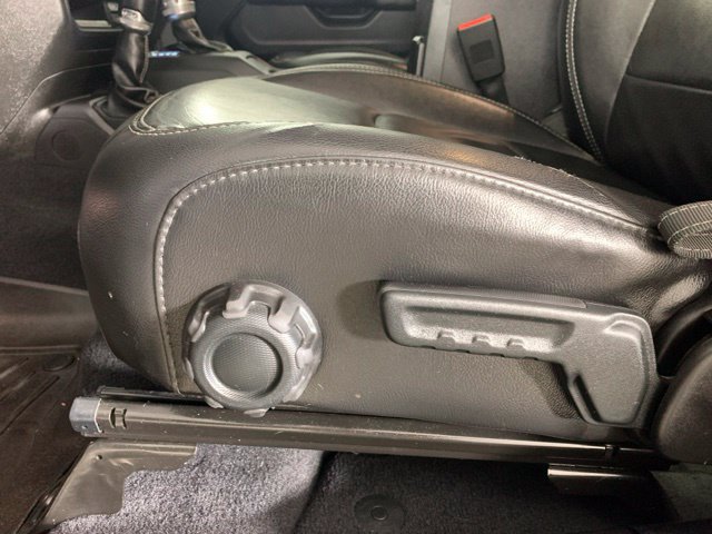 Used 2019 Jeep Wrangler Unlimited Sahara w/ Cold Weather Group AWD/4WD image 19