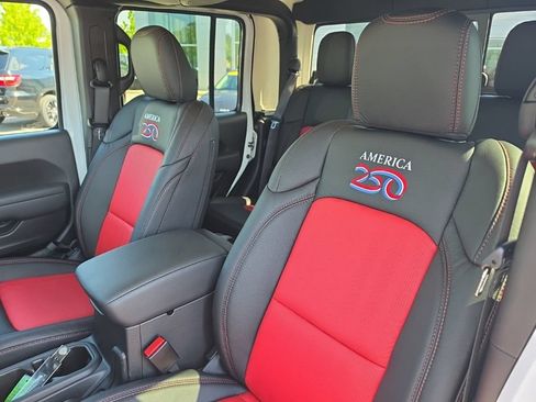 New 2025 Jeep Gladiator Sport AWD/4WD image 11