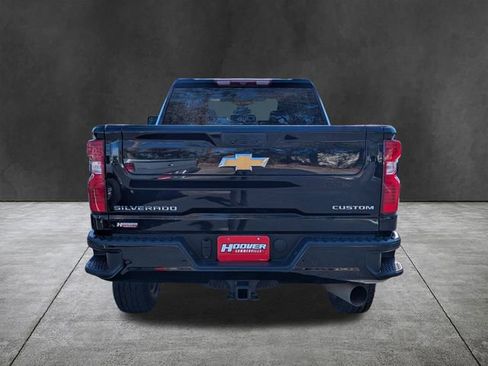 Used 2024 Chevrolet Silverado 2500 Custom w/ Custom Value Package image 5