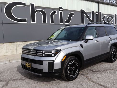 Used 2025 Hyundai Santa Fe SEL image 1