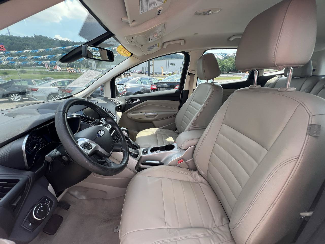 Used 2015 Ford C-MAX Energi SEL w/ Equipment Group 302A FWD image 12