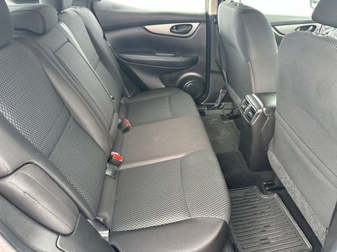 Used 2020 Nissan Rogue Sport S image 24