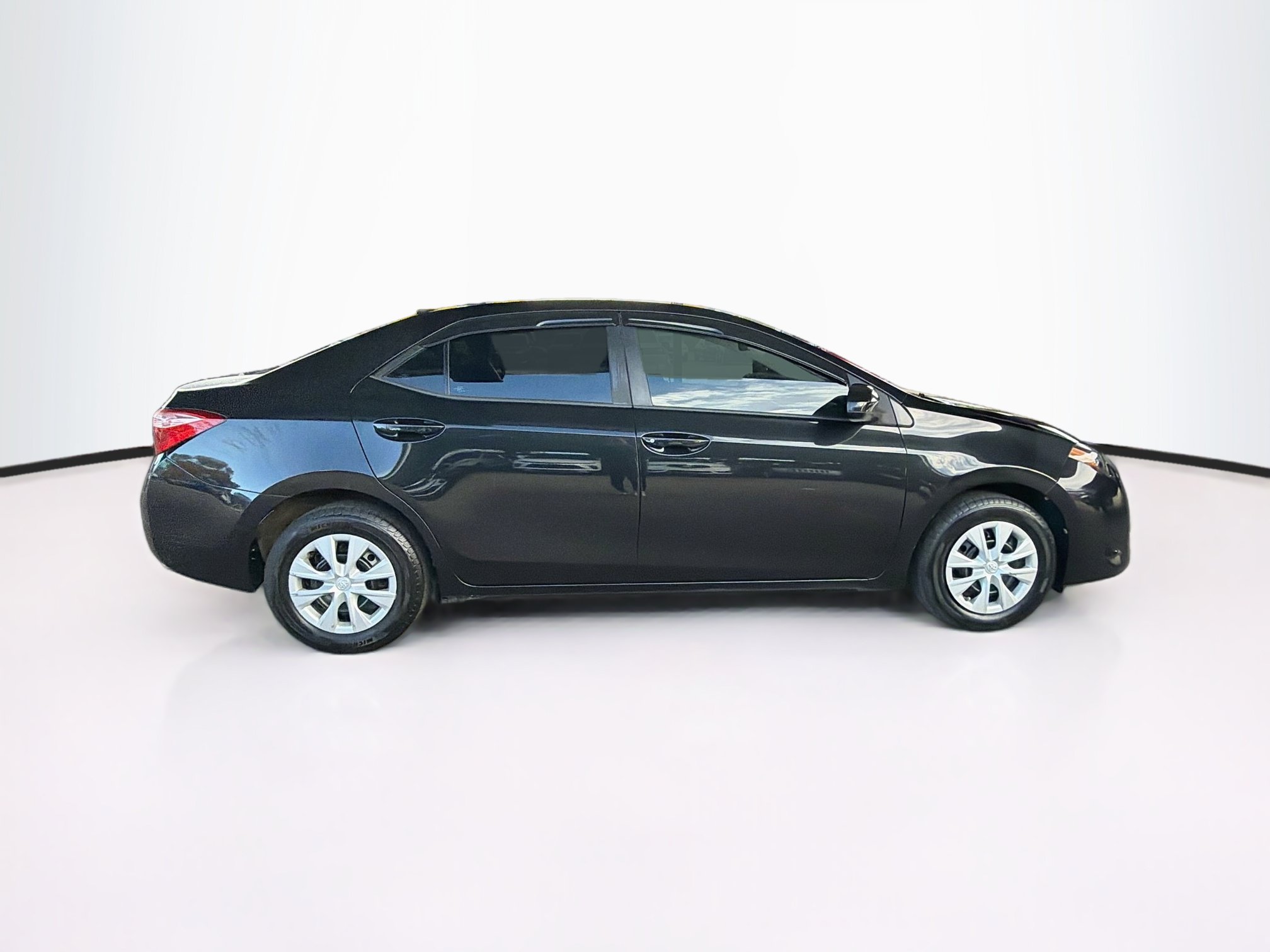 Used 2018 Toyota Corolla L FWD image 10