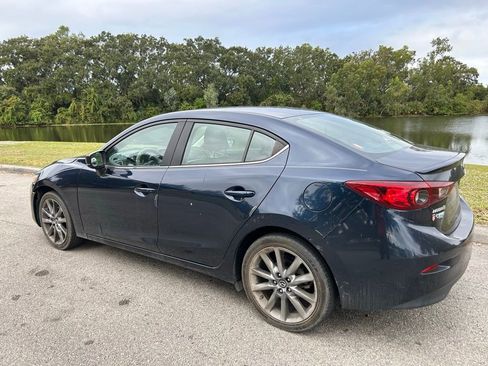 Used 2018 MAZDA MAZDA3 Touring image 3