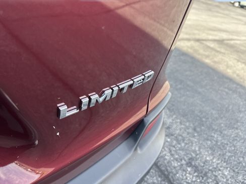 Used 2021 Jeep Cherokee Limited AWD/4WD image 5