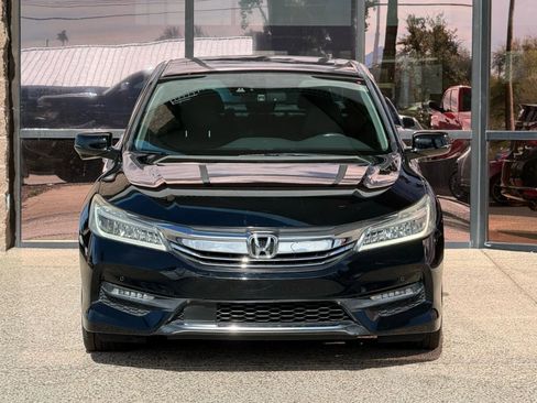 Used 2016 Honda Accord Touring image 19