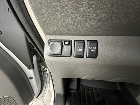 Used 2018 Nissan Frontier SV AWD/4WD image 26