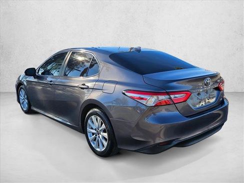 Used 2019 Toyota Camry LE FWD image 8