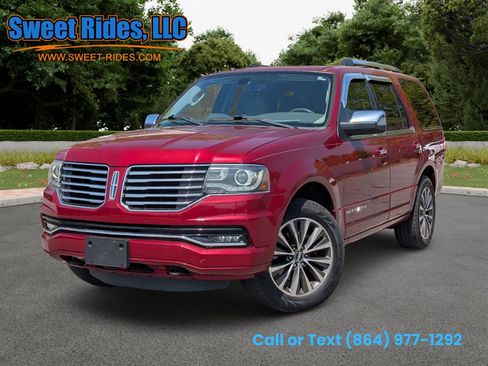 Used 2016 Lincoln Navigator Select RWD image 4