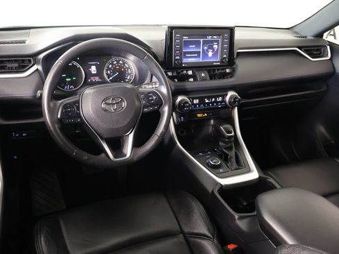 Used 2022 Toyota RAV4 SE AWD/4WD image 2