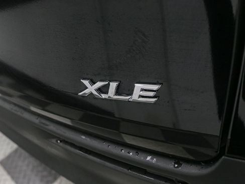 New 2026 Toyota Sienna XLE image 10