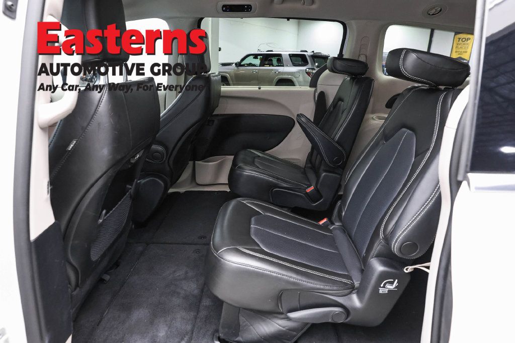 Used 2023 Chrysler Pacifica Touring-L FWD image 24
