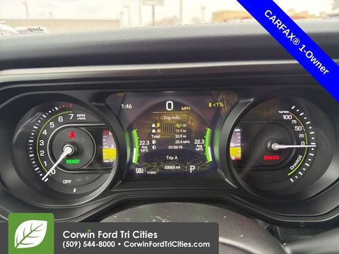 Used 2024 Jeep Wrangler Unlimited Sahara w/ Technology Group image 7