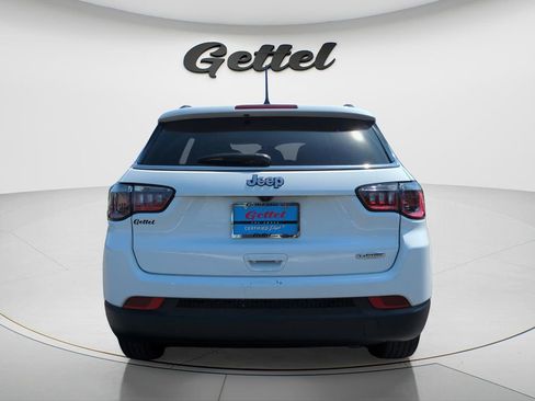 Used 2022 Jeep Compass Latitude FWD image 5