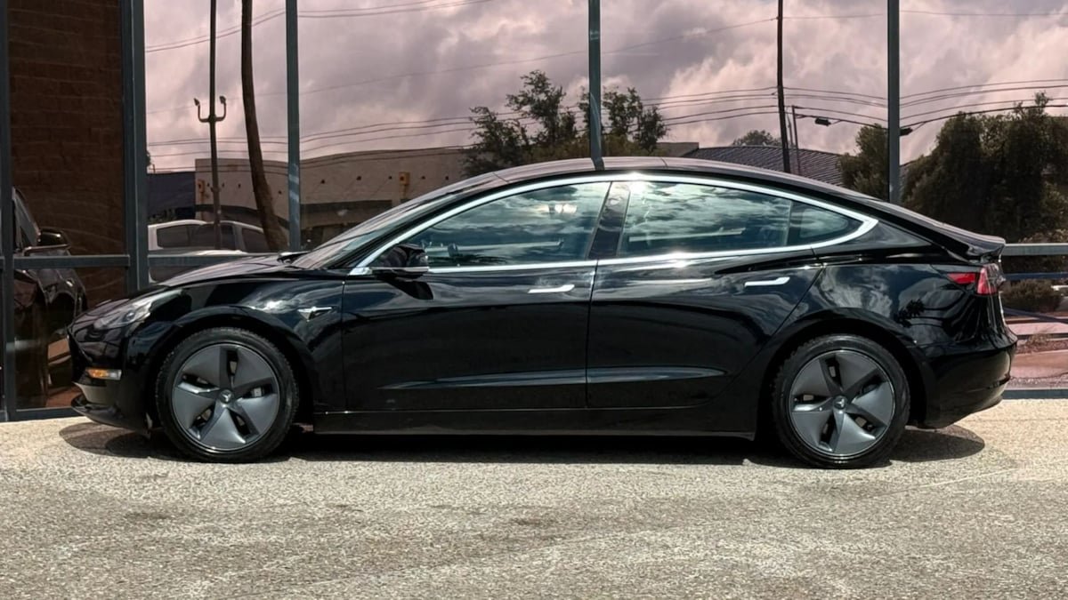 Used 2019 Tesla Model 3 Standard Range Plus RWD image 4