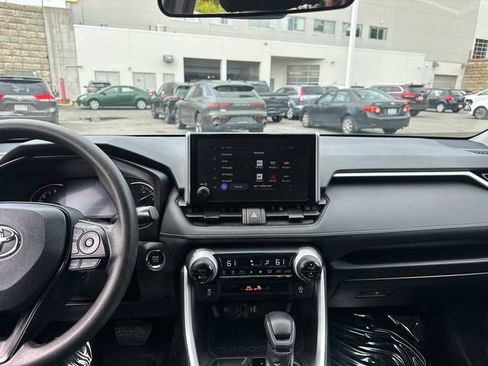 Used 2023 Toyota RAV4 XLE AWD/4WD image 22