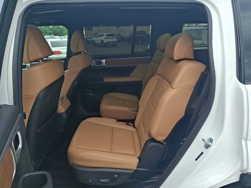 Certified 2026 Hyundai Santa Fe Limited AWD/4WD image 11