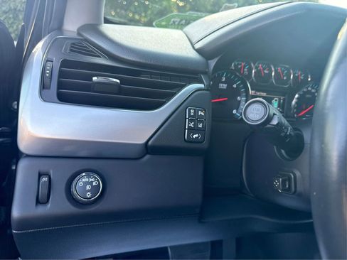 Used 2015 Chevrolet Tahoe LTZ RWD image 18