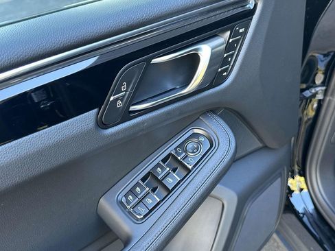New 2026 Porsche Macan AWD/4WD image 17