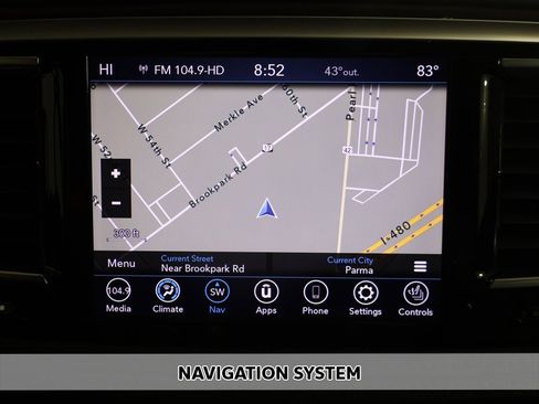 Used 2020 Chrysler Pacifica Limited image 2