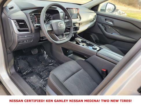 Certified 2025 Nissan Rogue SV image 25