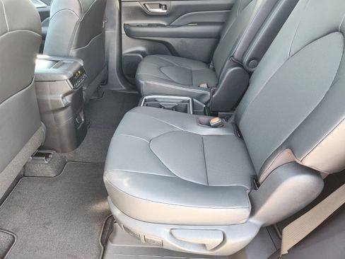 New 2026 Toyota Grand Highlander XLE image 23