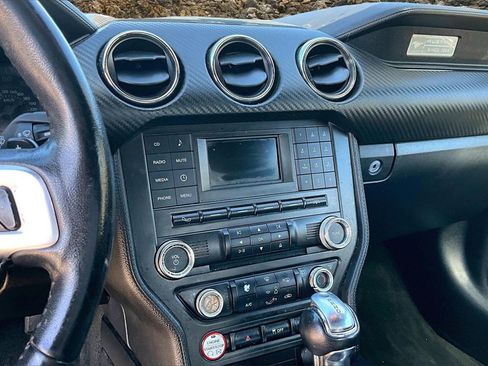 Used 2016 Ford Mustang Coupe image 6