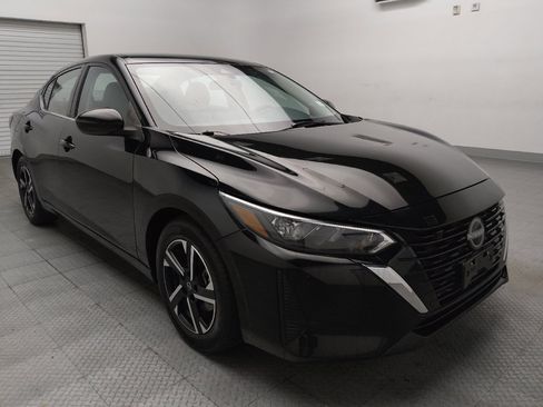 Used 2025 Nissan Sentra SV FWD image 13