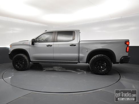 Used 2024 Chevrolet Silverado 1500 ZR2 w/ Technology Package image 3