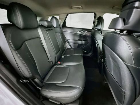 Used 2025 Kia Sportage EX FWD image 31