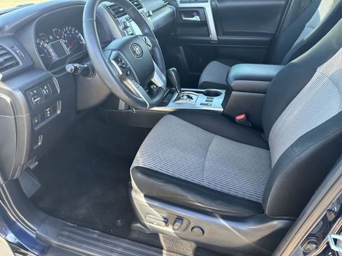 Used 2018 Toyota 4Runner SR5 image 16